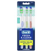 Oral-B Fresh and Clean Toothbrushes, Soft Bristles, 3 Count