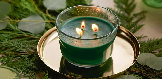Warming winter scents.��Pine to peppermint & beyond.